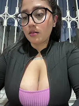 Snapshot of croftsmila chatting on April 2, 2026, 11:24 pm croftsmila online show from April 2, 2026, 11:24 pm