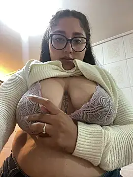 Snapshot of croftsmila chatting on April 13, 2026, 11:21 pm croftsmila online show from April 13, 2026, 11:21 pm