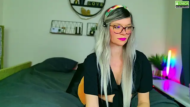 Kittychatte online show from December 8, 2024, 8:25 pm