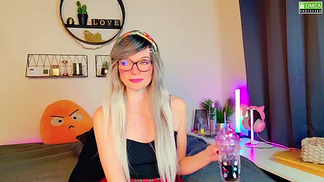 Kittychatte online show from January 28, 2025, 8:15 pm