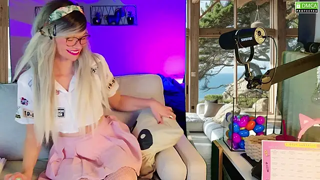 Kittychatte online show from October 5, 2025, 9:29 am