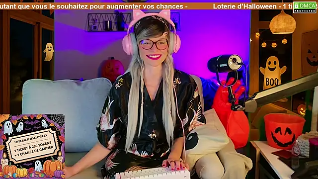 Kittychatte online show from October 20, 2025, 8:09 pm