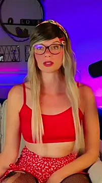 Kittychatte online show from June 18, 2026, 8:02 pm