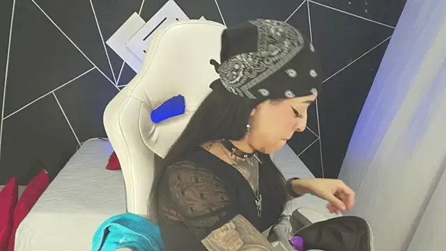 farichell online show from September 11, 2025, 8:53 pm