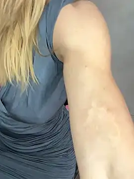 Milf Tea online show from February 24, 2025, 4:16 am