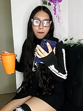 Umaru uwu online show from October 31, 2025, 7:53 am