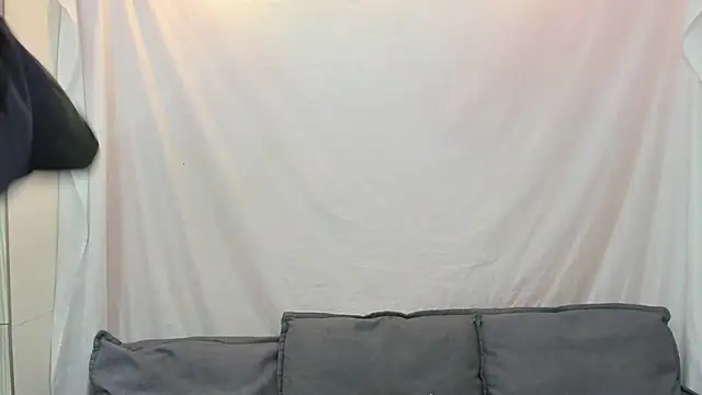 Mhelanny2 online show from September 18, 2025, 4:09 pm