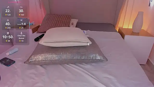 luisah  online show from October 27, 2025, 8:13 pm