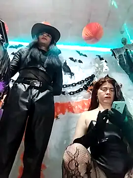 Snapshot of latintransbigcum chatting on October 27, 2025, 4:44 pm latintransbigcum online show from October 27, 2025, 4:44 pm