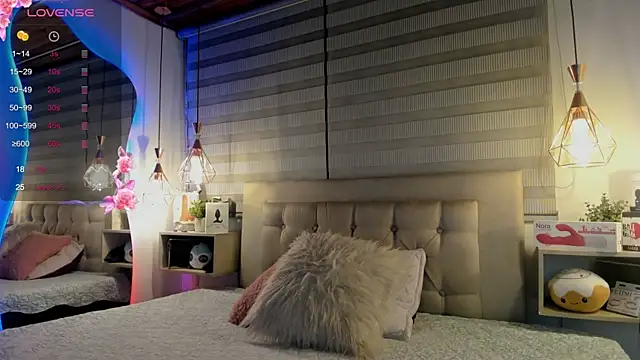 cristal  hot 1 online show from October 19, 2025, 5:08 am