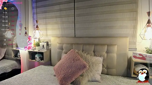 cristal  hot 1 online show from November 10, 2025, 4:55 am