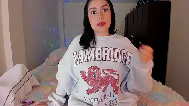 Snapshot of rosalie_lust chatting on February 22, 2025, 9:01 am rosalie lust online show from February 22, 2025, 9:01 am