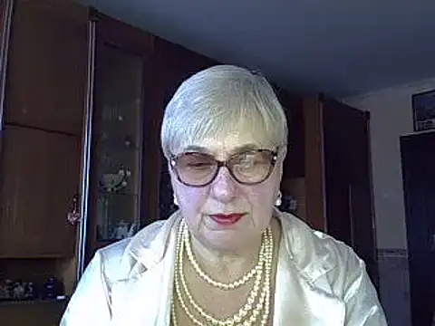 SweetCherry27 online show from February 3, 2025, 2:24 pm