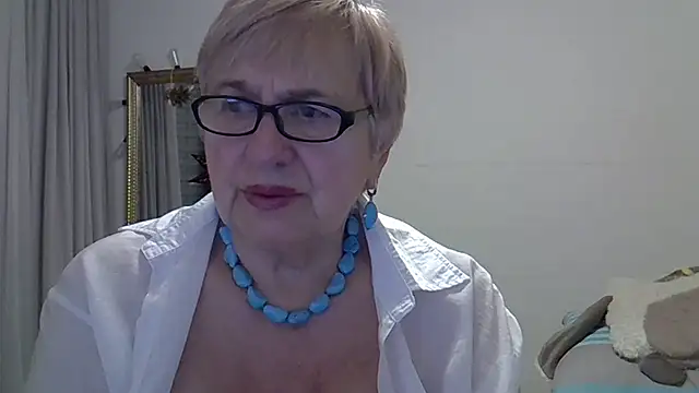 SweetCherry27 online show from February 9, 2026, 5:17 pm