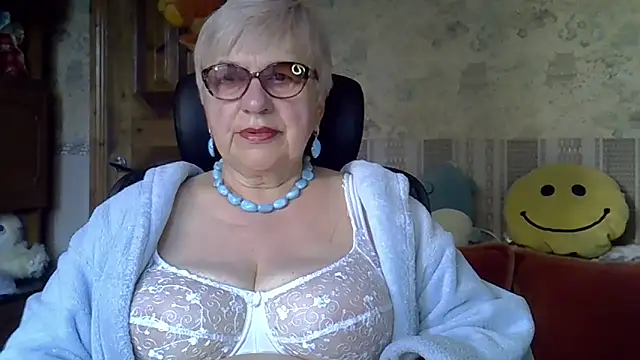 Snapshot of SweetCherry27 chatting on April 22, 2026, 4:04 am SweetCherry27 online show from April 22, 2026, 4:04 am