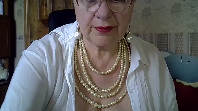 Snapshot of SweetCherry27 chatting on May 18, 2026, 4:13 pm SweetCherry27 online show from May 18, 2026, 4:13 pm
