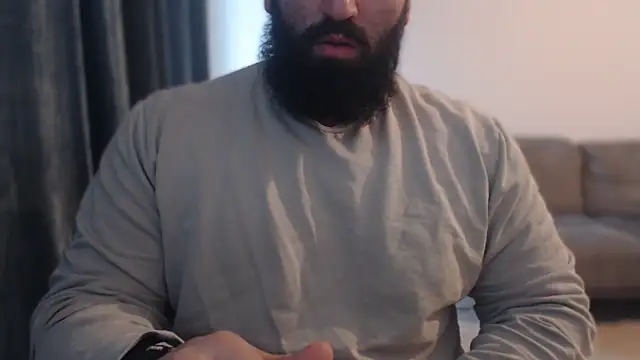 hugemachohandsome online show from November 25, 2025, 9:09 am