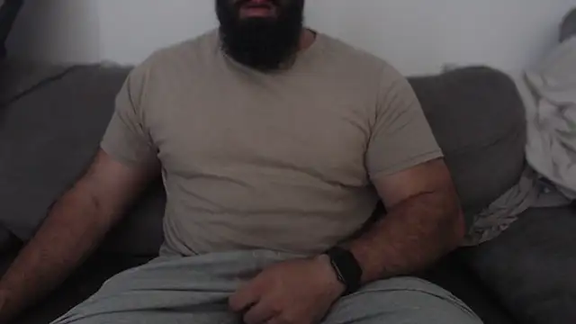 Snapshot of hugemachohandsome chatting on June 24, 2026, 6:23 am hugemachohandsome online show from June 24, 2026, 6:23 am