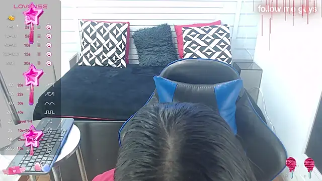 evelin zaens online show from January 29, 2025, 3:54 am