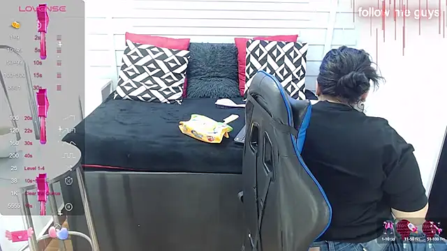 evelin zaens online show from February 1, 2025, 3:52 am