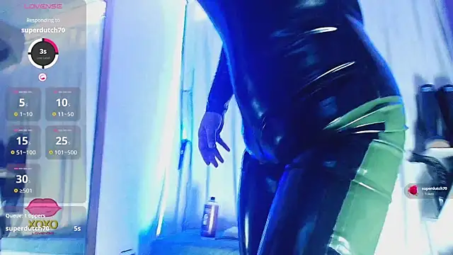 Snapshot of LatexDevil_Blondie chatting on April 6, 2026, 1:23 pm LatexDevil Blondie online show from April 6, 2026, 1:23 pm