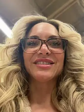 MessyNastyQueen online show from December 13, 2024, 9:09 pm