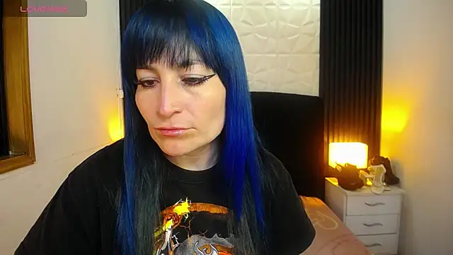 alicia moom online show from December 23, 2024, 9:18 pm