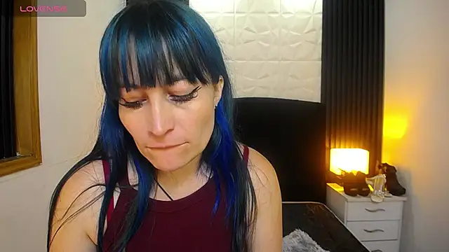 alicia moom online show from December 30, 2024, 6:16 pm