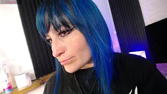 alicia moom online show from January 17, 2025, 10:45 pm