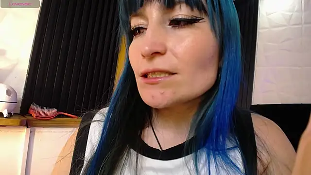 alicia moom online show from February 1, 2025, 11:06 pm