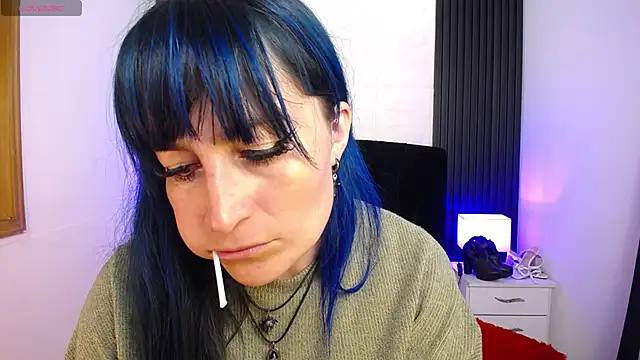 alicia moom online show from February 6, 2025, 6:46 pm