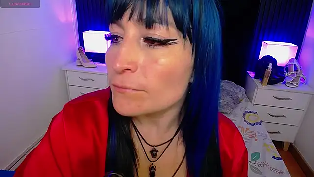 alicia moom online show from February 11, 2025, 7:38 pm