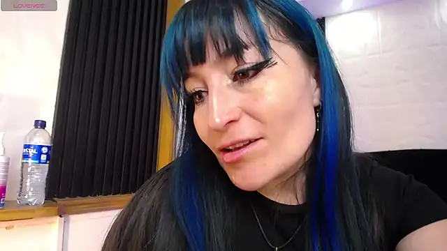 alicia moom online show from February 15, 2025, 5:17 pm