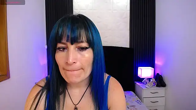 alicia moom online show from February 27, 2025, 7:04 pm