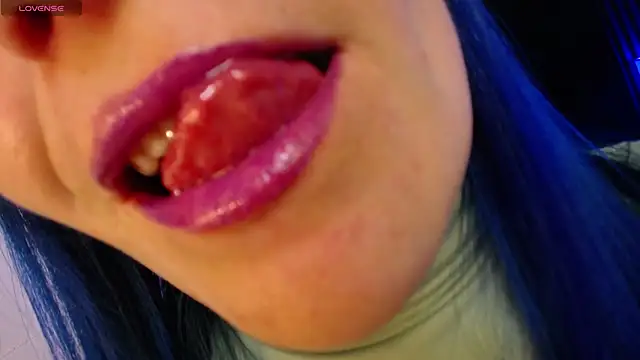 alicia moom online show from September 10, 2025, 7:25 pm