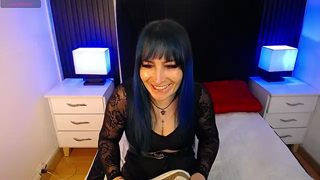 alicia moom online show from October 9, 2025, 2:15 pm