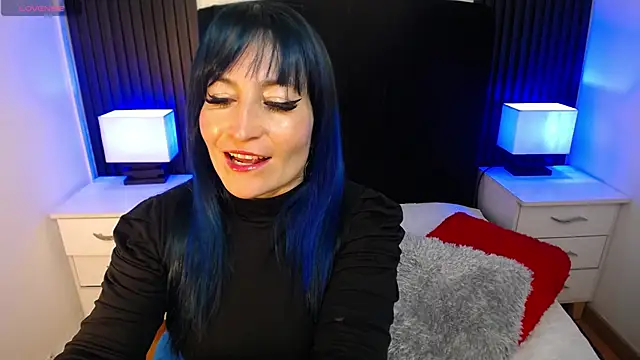 alicia moom online show from October 15, 2025, 7:03 pm