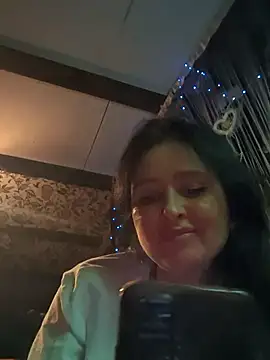 KikiXRed online show from November 18, 2025, 7:40 pm