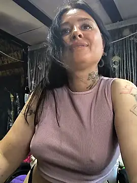 KikiXRed online show from July 26, 2026, 2:35 pm