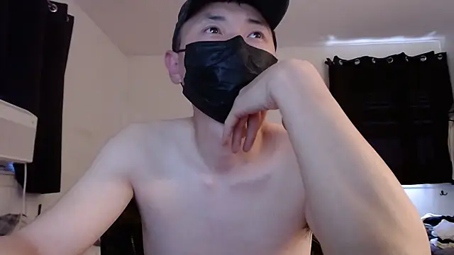 twbobo00715 online show from September 19, 2025, 9:37 pm