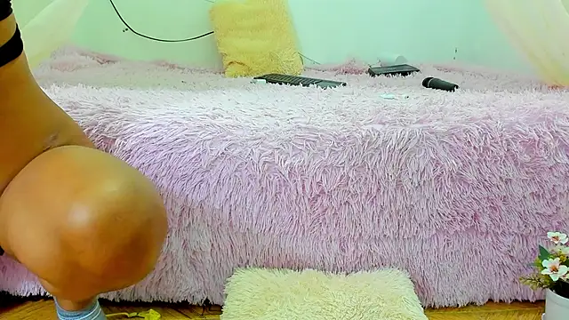 Snapshot of iisabella_gonzalez chatting on January 6, 2025, 7:52 am iisabella gonzalez online show from January 6, 2025, 7:52 am