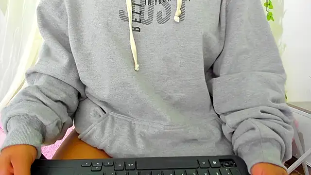 Snapshot of iisabella_gonzalez chatting on January 8, 2025, 8:16 am iisabella gonzalez online show from January 8, 2025, 8:16 am