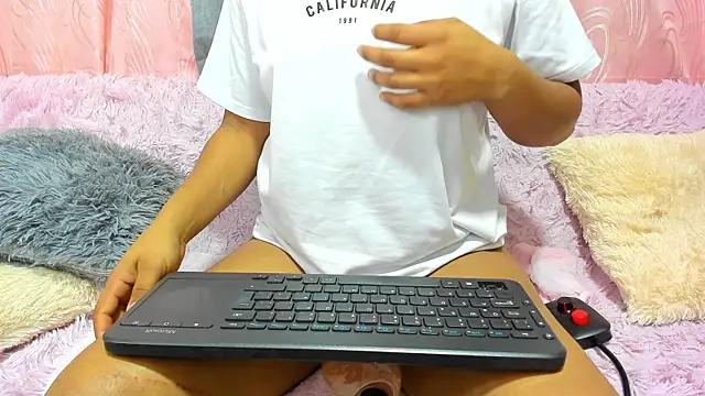 Snapshot of iisabella_gonzalez chatting on February 25, 2025, 6:47 am iisabella gonzalez online show from February 25, 2025, 6:47 am