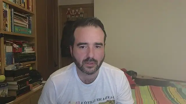 curiosillo83 online show from December 15, 2025, 3:27 pm