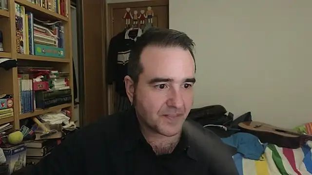 curiosillo83 online show from April 9, 2026, 11:54 pm