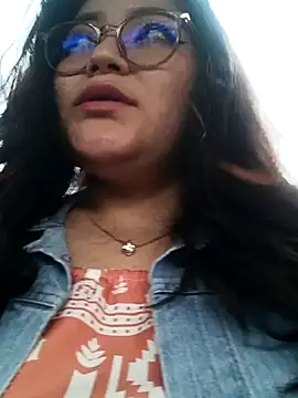 Snapshot of Sakura_0505 chatting on February 6, 2025, 9:49 pm Sakura 0505 online show from February 6, 2025, 9:49 pm