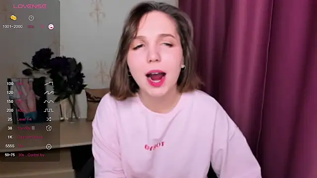 KindHazelHere  online show from February 5, 2025, 1:15 am