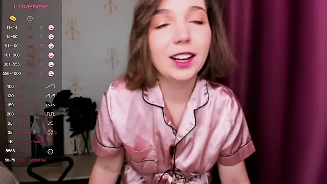 KindHazelHere  online show from February 9, 2025, 9:05 am