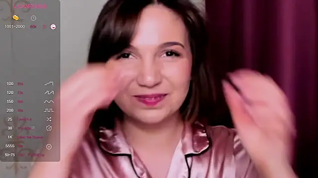 KindHazelHere  online show from February 9, 2025, 12:08 pm