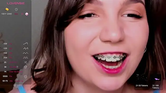 KindHazelHere  online show from February 10, 2025, 11:15 am